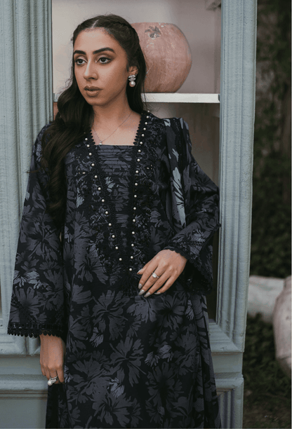 Humdum | Gardenia Lawn | D04 - Pakistani Designer Dress - by HumDum | Type: Luxury - 100% Original at Saira Sultan