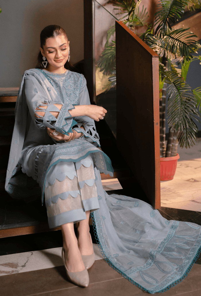 Humdum | Meraki Lawn 24 | d05 - Pakistani Designer Dress - by HumDum | Type: Luxury - 100% Original at Saira Sultan
