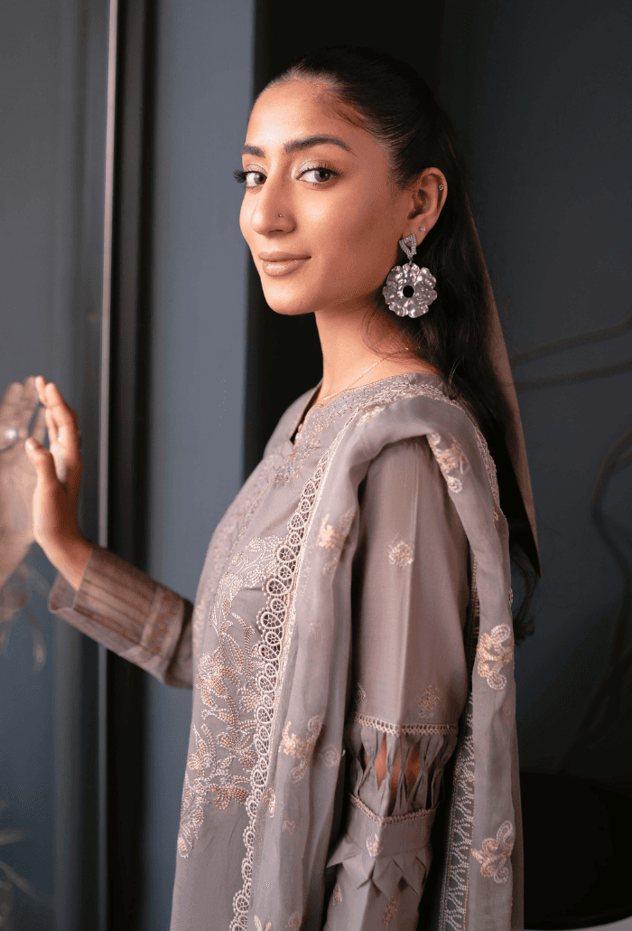 Humdum | Meraki Lawn 24 | d07 - Pakistani Designer Dress - by HumDum | Type: Luxury - 100% Original at Saira Sultan