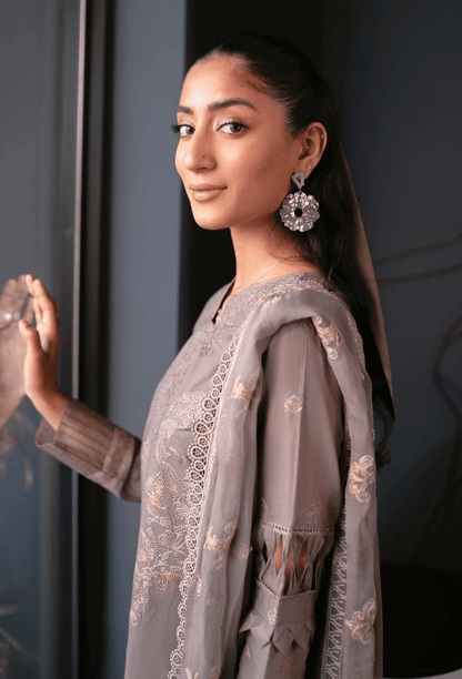 Humdum | Meraki Lawn 24 | d07 - Pakistani Designer Dress - by HumDum | Type: Luxury - 100% Original at Saira Sultan