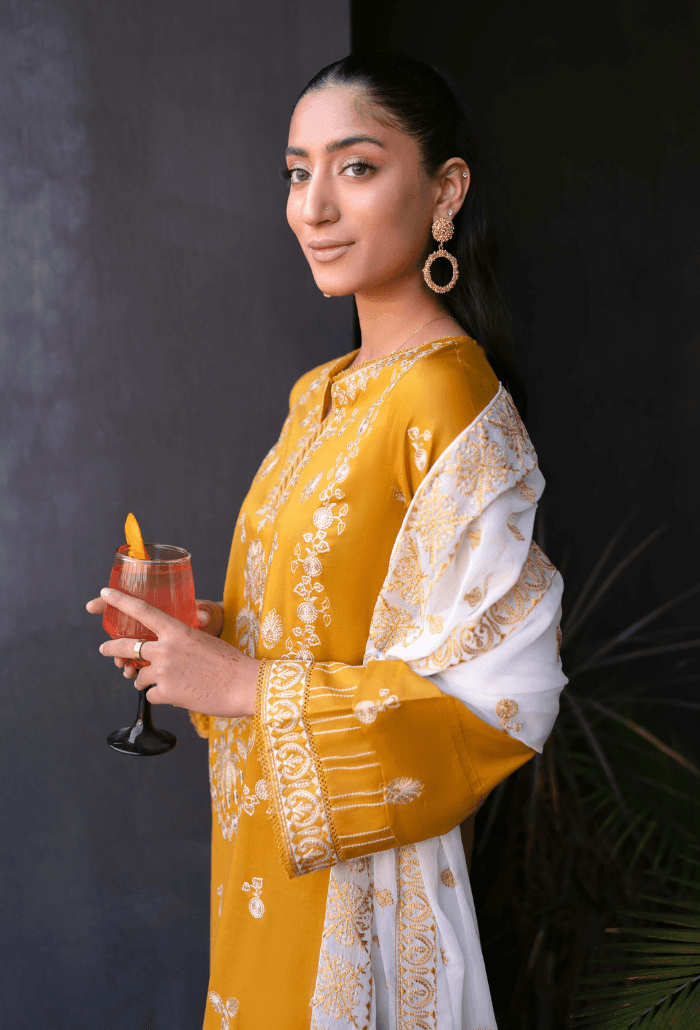 Humdum | Meraki Lawn 24 | d04 - Pakistani Designer Dress - by HumDum | Type: Luxury - 100% Original at Saira Sultan