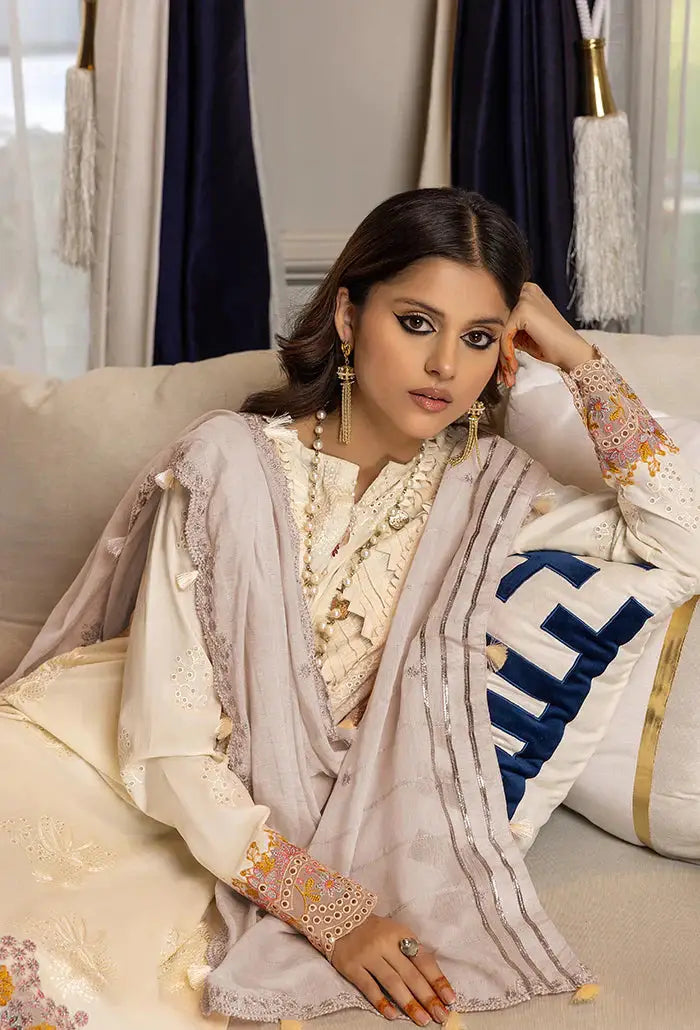 Humdum | Charlotte Chikankari Lawn | D04 - Pakistani Designer Dress - by HumDum | Type: Luxury - 100% Original at Saira Sultan