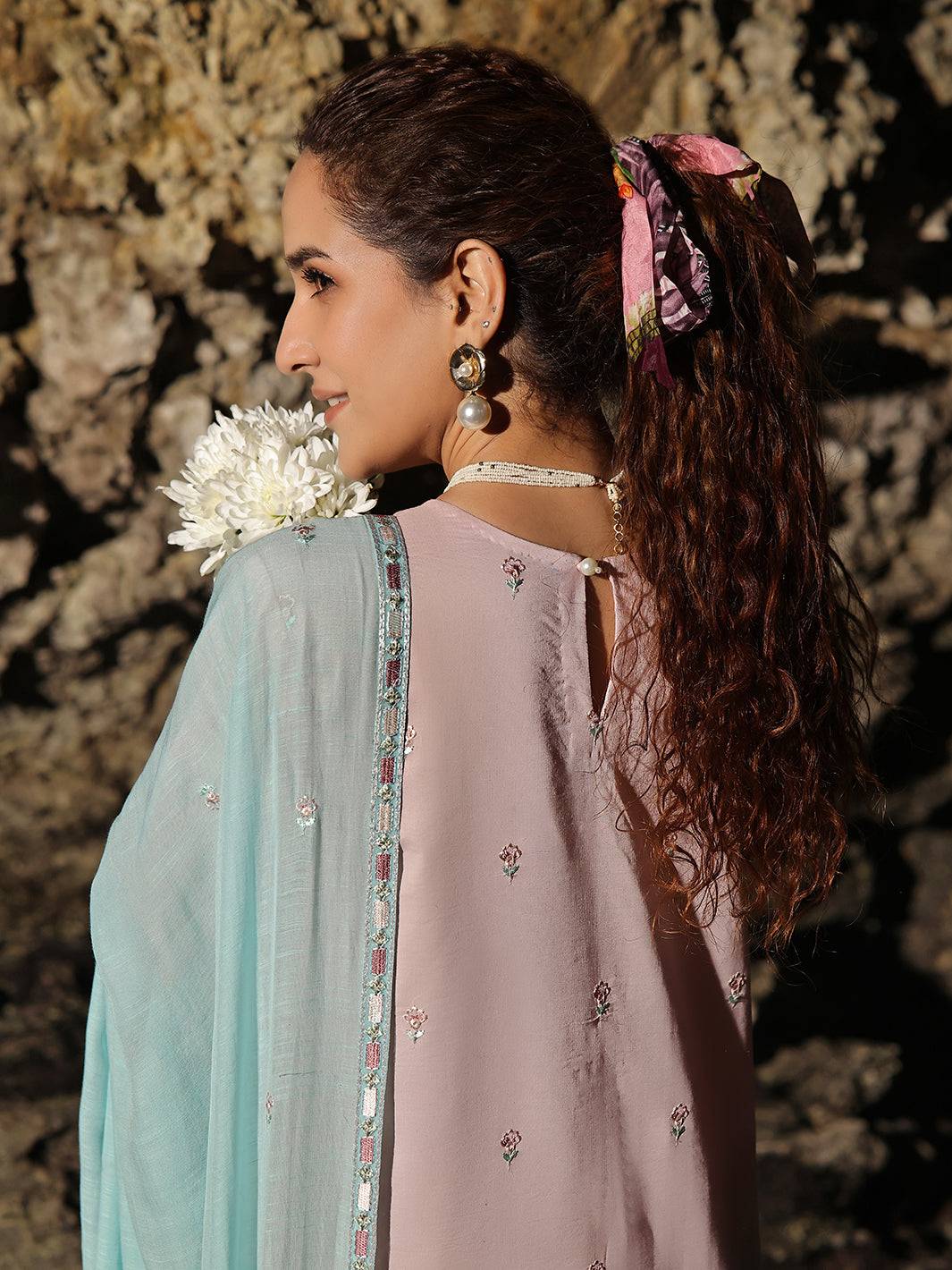 Izel | Saahil Signature Lawn 24 | SOFFIO - Pakistani Designer Dress - by Izel | Type: Luxury - 100% Original at Saira Sultan