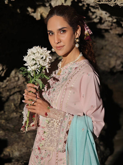 Izel | Saahil Signature Lawn 24 | SOFFIO - Pakistani Designer Dress - by Izel | Type: Luxury - 100% Original at Saira Sultan