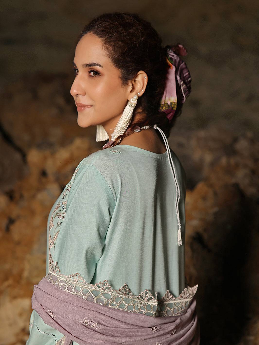 Izel | Saahil Signature Lawn 24 | ZAIB - Pakistani Designer Dress - by Izel | Type: Luxury - 100% Original at Saira Sultan