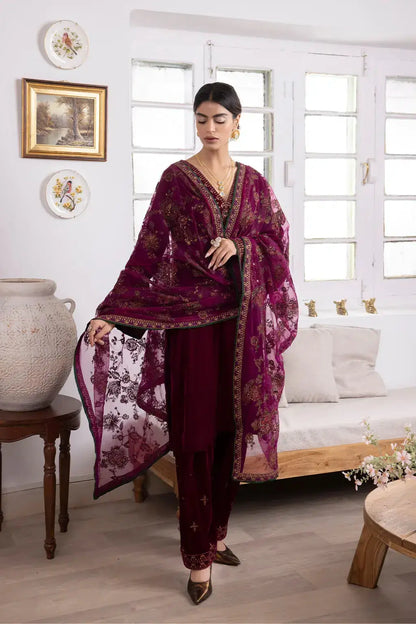 Iznik | Festive Velvet 23 | IV-31 SHIRIN - Pakistani Designer Dress - by Iznik | Type: Formal - 100% Original at Saira Sultan