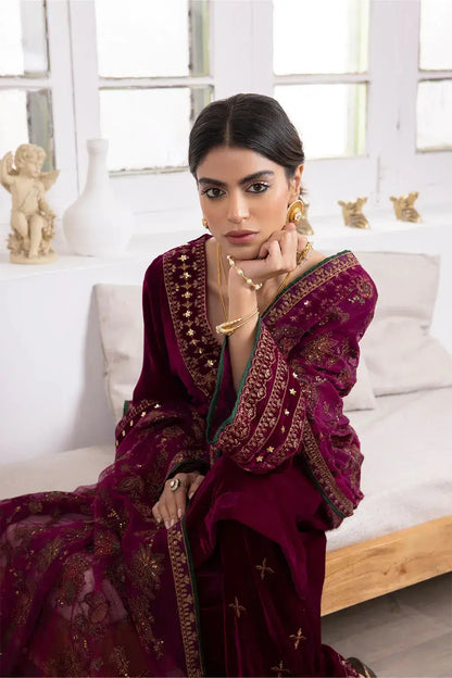 Iznik | Festive Velvet 23 | IV-31 SHIRIN - Pakistani Designer Dress - by Iznik | Type: Formal - 100% Original at Saira Sultan