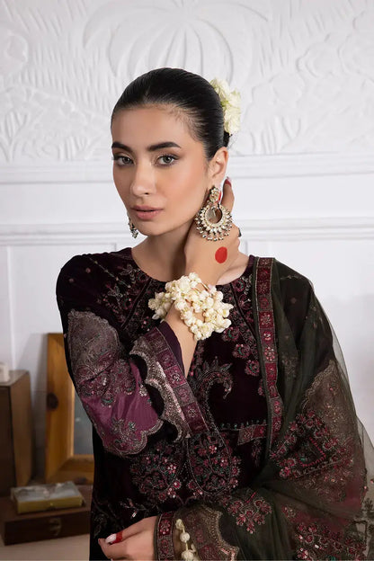 Iznik | Festive Velvet 23 | IV-30 AZITAH - Pakistani Designer Dress - by Iznik | Type: Formal - 100% Original at Saira Sultan