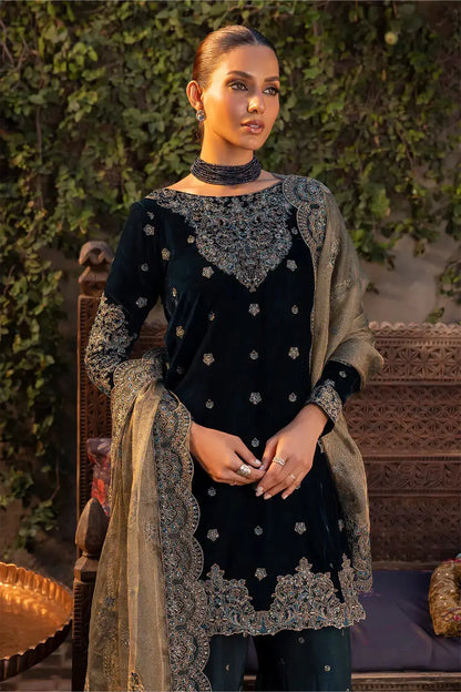 Iznik | Festive Velvet 23 | IV-34 DARYA - Pakistani Designer Dress - by Iznik | Type: Formal - 100% Original at Saira Sultan