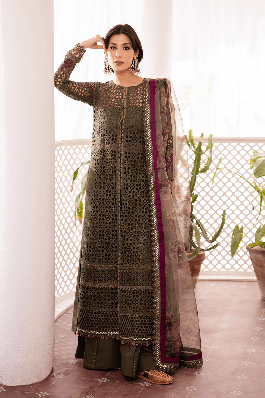 Iznik | Nani Ka Ghar | NKG-10 - Pakistani Designer Dress - by Iznik | Type: Luxury - 100% Original at Saira Sultan