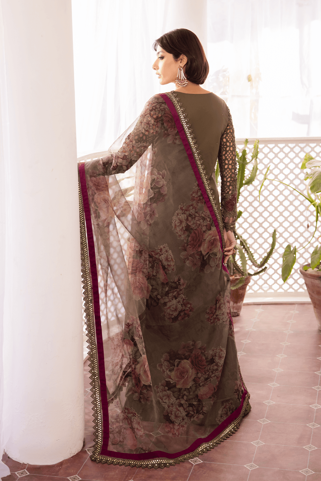 Iznik | Nani Ka Ghar | NKG-10 - Pakistani Designer Dress - by Iznik | Type: Luxury - 100% Original at Saira Sultan