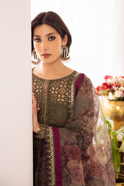 Iznik | Nani Ka Ghar | NKG-10 - Pakistani Designer Dress - by Iznik | Type: Luxury - 100% Original at Saira Sultan