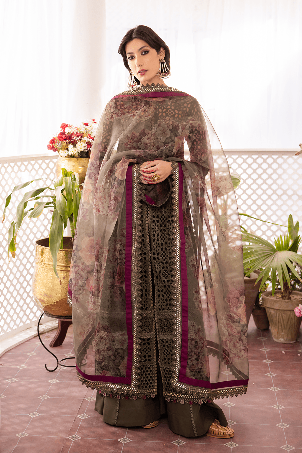 Iznik | Nani Ka Ghar | NKG-10 - Pakistani Designer Dress - by Iznik | Type: Luxury - 100% Original at Saira Sultan