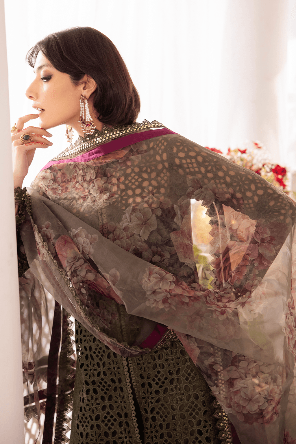 Iznik | Nani Ka Ghar | NKG-10 - Pakistani Designer Dress - by Iznik | Type: Luxury - 100% Original at Saira Sultan