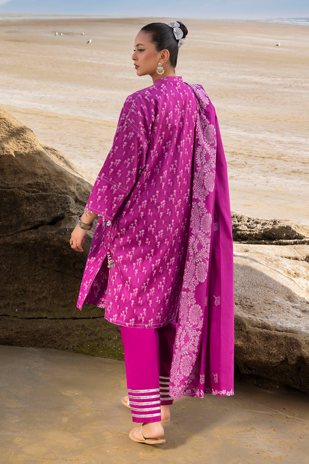 Gul Ahmed | Taara 25 |JD-42010 S Magenta Jacquard