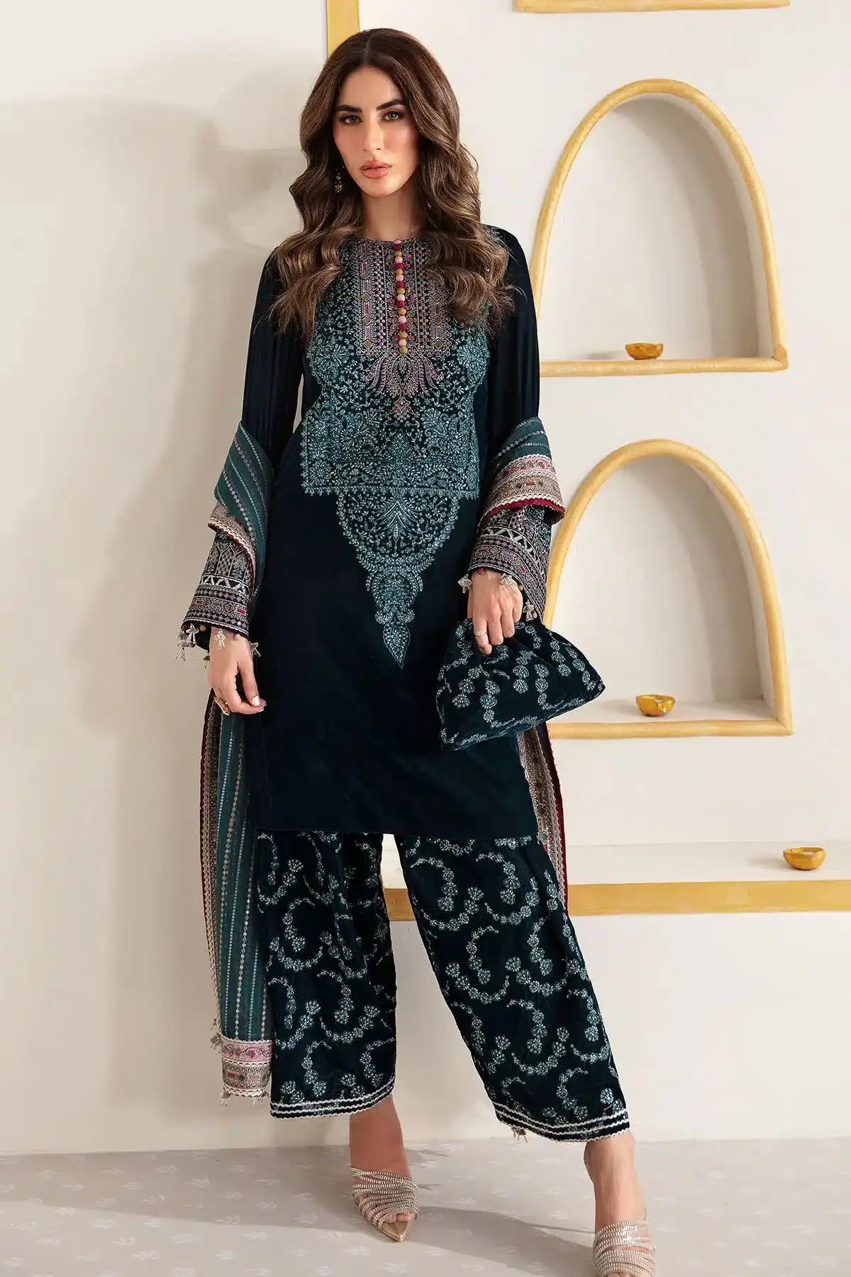 Jazmin | Velvet 23 | VF-2006 - Pakistani Designer Dress - by Jazmin | Type: Formal - 100% Original at Saira Sultan