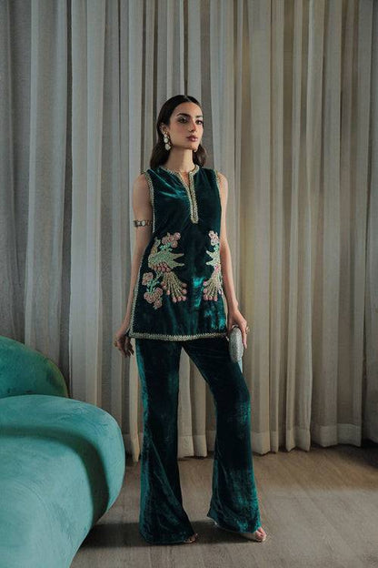Saira Rizwan | Riona Luxury Formals | Simone - Pakistani Designer Dress - by Saira Rizwan | Type: Formal - 100% Original at Saira Sultan