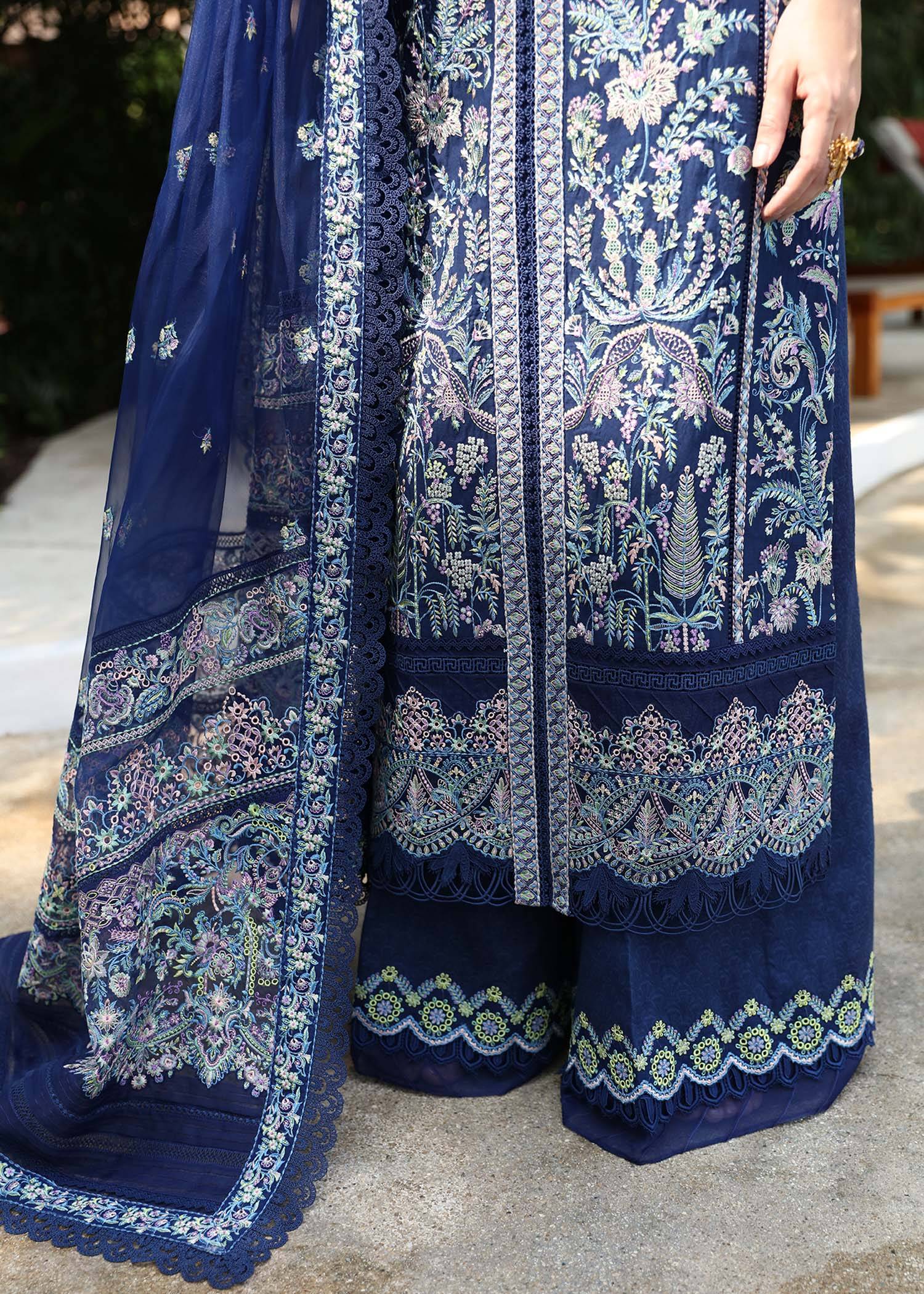 Kanwal Malik | Sareen Luxury Lawn 24 | Rohma - Pakistani Designer Dress - by Kanwal Malik | Type: Luxury - 100% Original at Saira Sultan