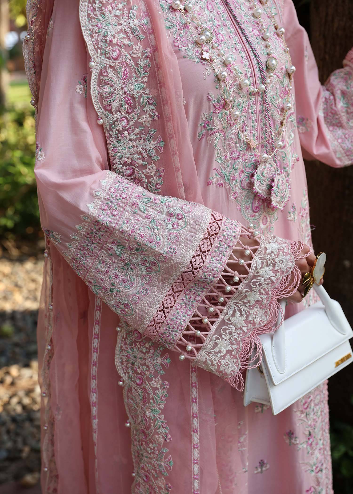 Kanwal Malik | Sareen Luxury Lawn 24 | Misty - Pakistani Designer Dress - by Kanwal Malik | Type: Luxury - 100% Original at Saira Sultan