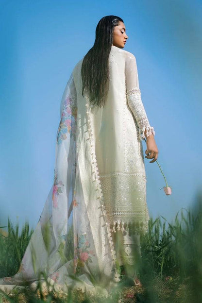 Sana Safinaz | Luxury Lawn Collection | 005A - Pakistani Designer Dress - by Sana Safinaz | Type: Luxury - 100% Original at Saira Sultan
