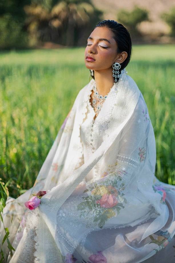 Sana Safinaz | Luxury Lawn Collection | 005A - Pakistani Designer Dress - by Sana Safinaz | Type: Luxury - 100% Original at Saira Sultan