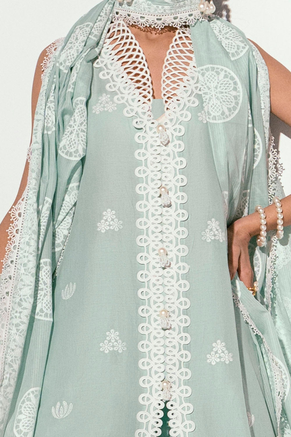Gul Ahmed | Gul Nilofer 25 | DN-52023 S Greenish Gray Lawn