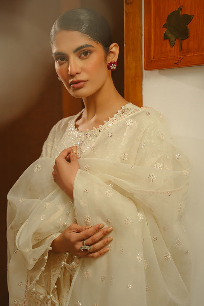 Cross Stitch | Luxe Atelier 25 | GENTEL GLAZE L Ivory Chiffon