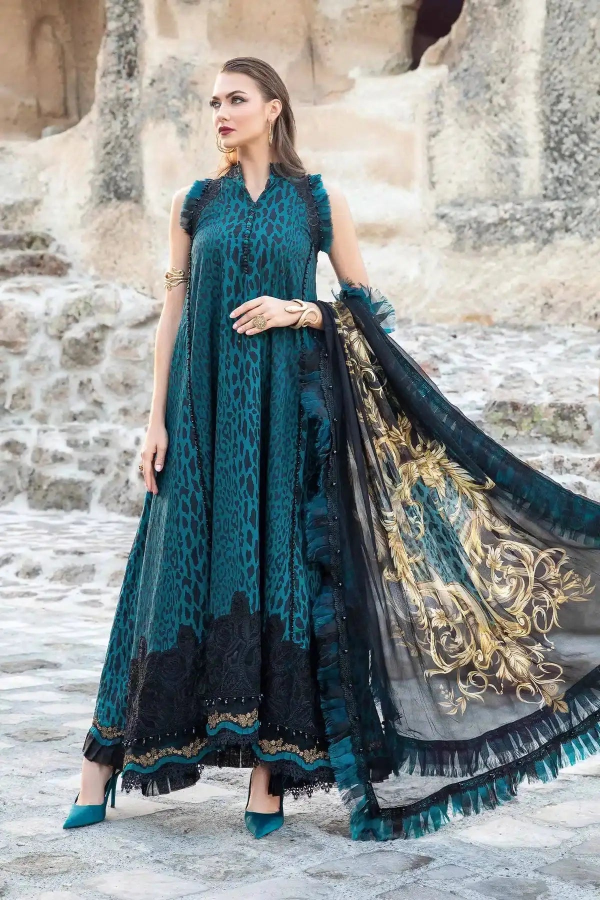 Maria B | M Prints Winter 23 | MPT-2010-B - Pakistani Designer Dress - by Maria B | Type: Luxury - 100% Original at Saira Sultan