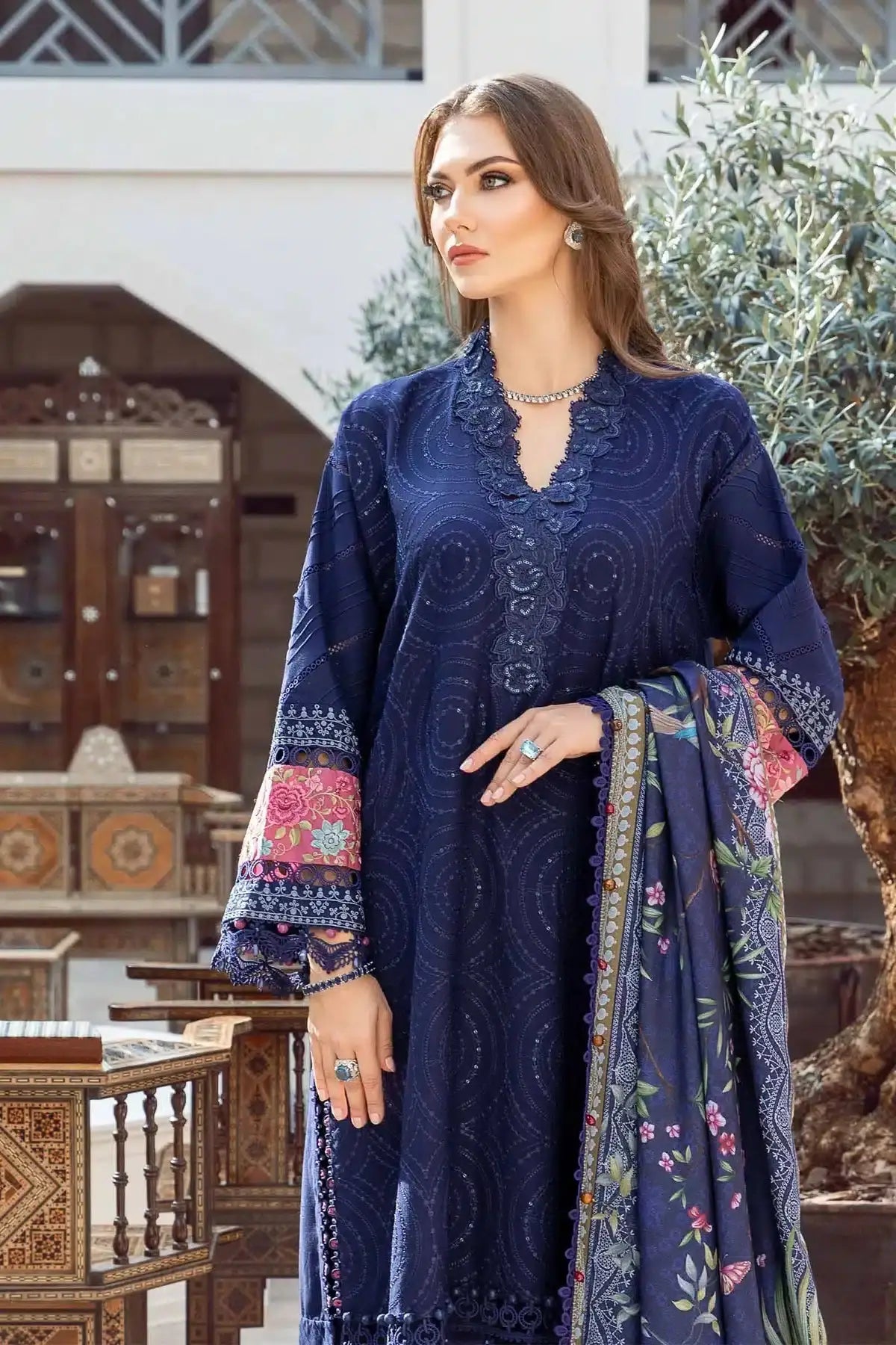 Maria B | M Prints Winter 23 | MPT-2001-B - Pakistani Designer Dress - by Maria B | Type: Luxury - 100% Original at Saira Sultan