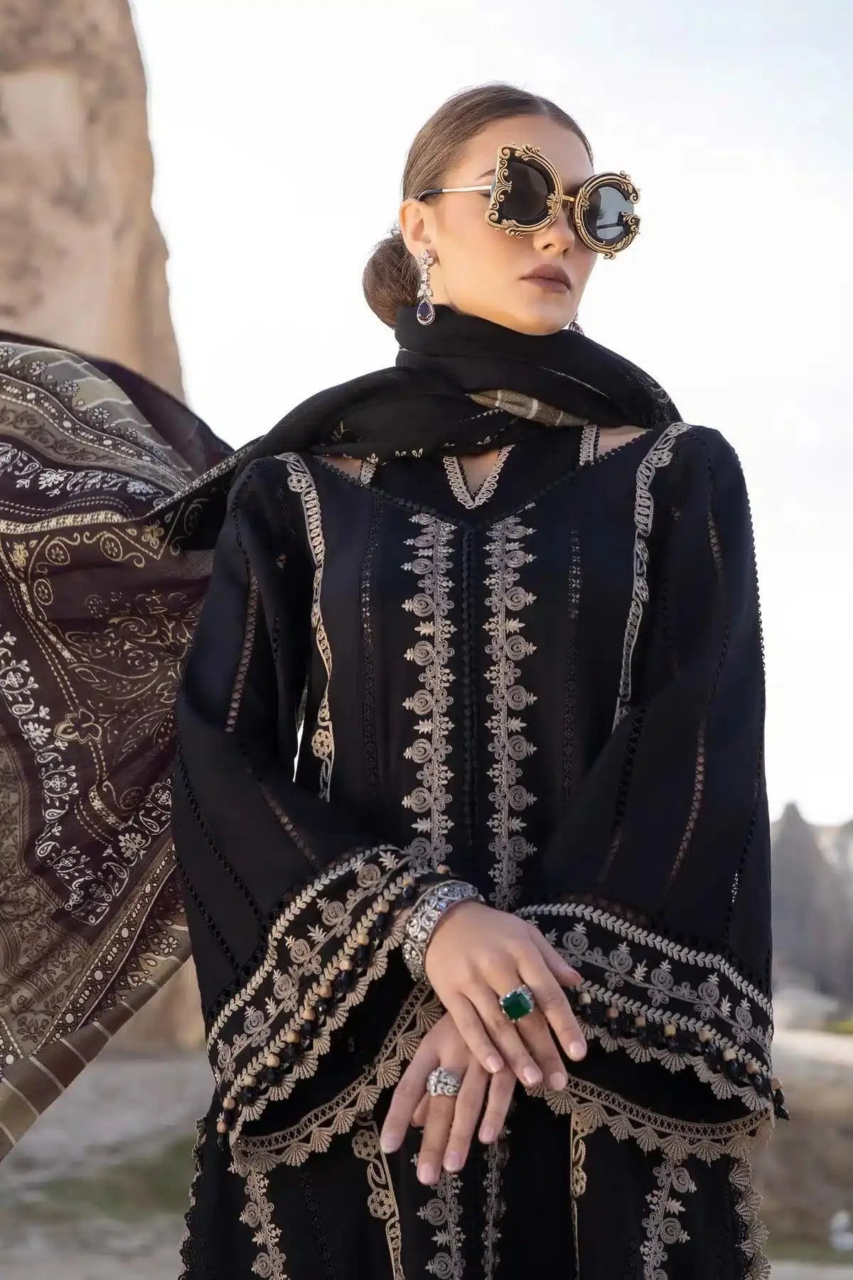 Maria B | M Prints Winter 23 | MPT-2002-B - Pakistani Designer Dress - by Maria B | Type: Luxury - 100% Original at Saira Sultan