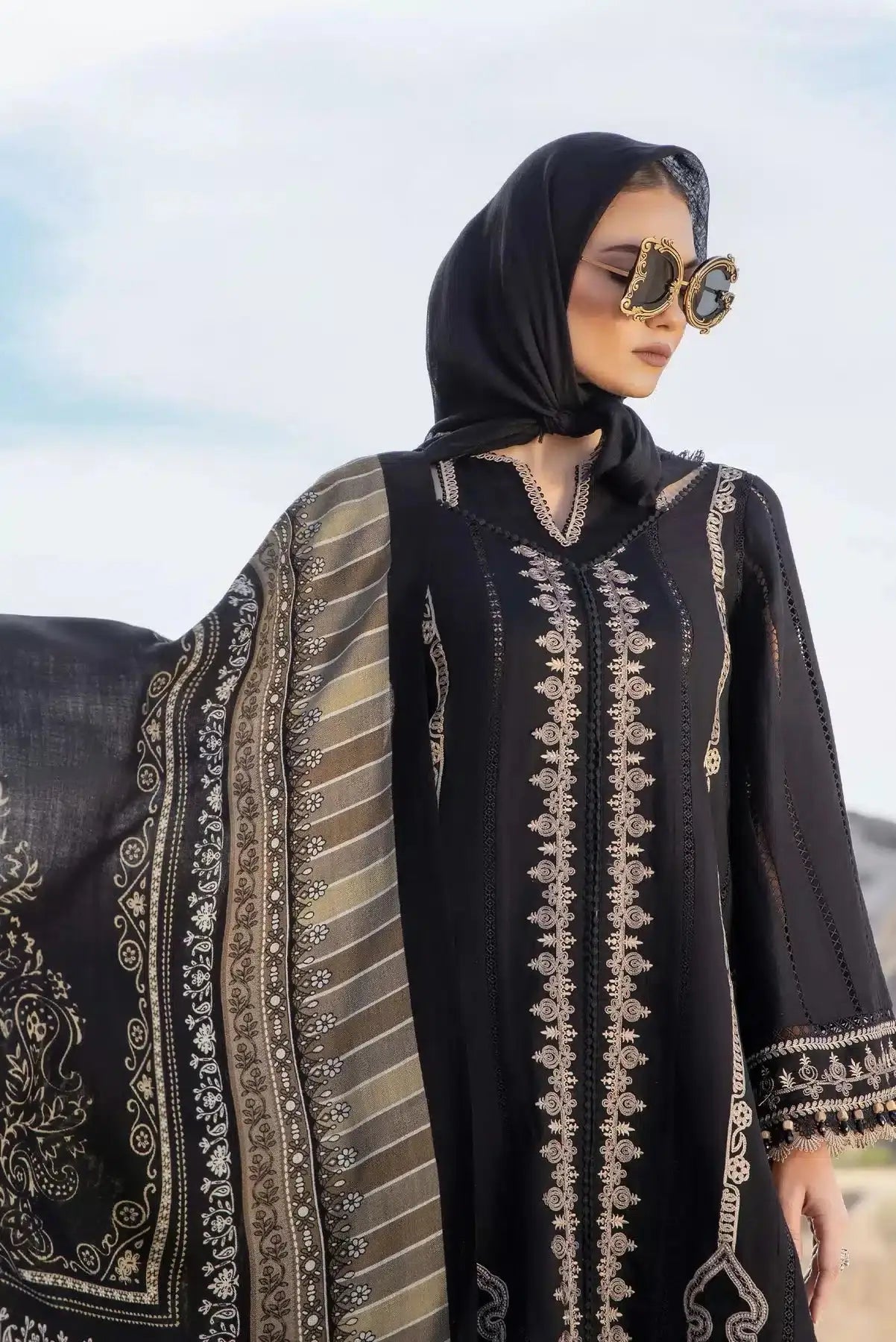 Maria B | M Prints Winter 23 | MPT-2002-B - Pakistani Designer Dress - by Maria B | Type: Luxury - 100% Original at Saira Sultan