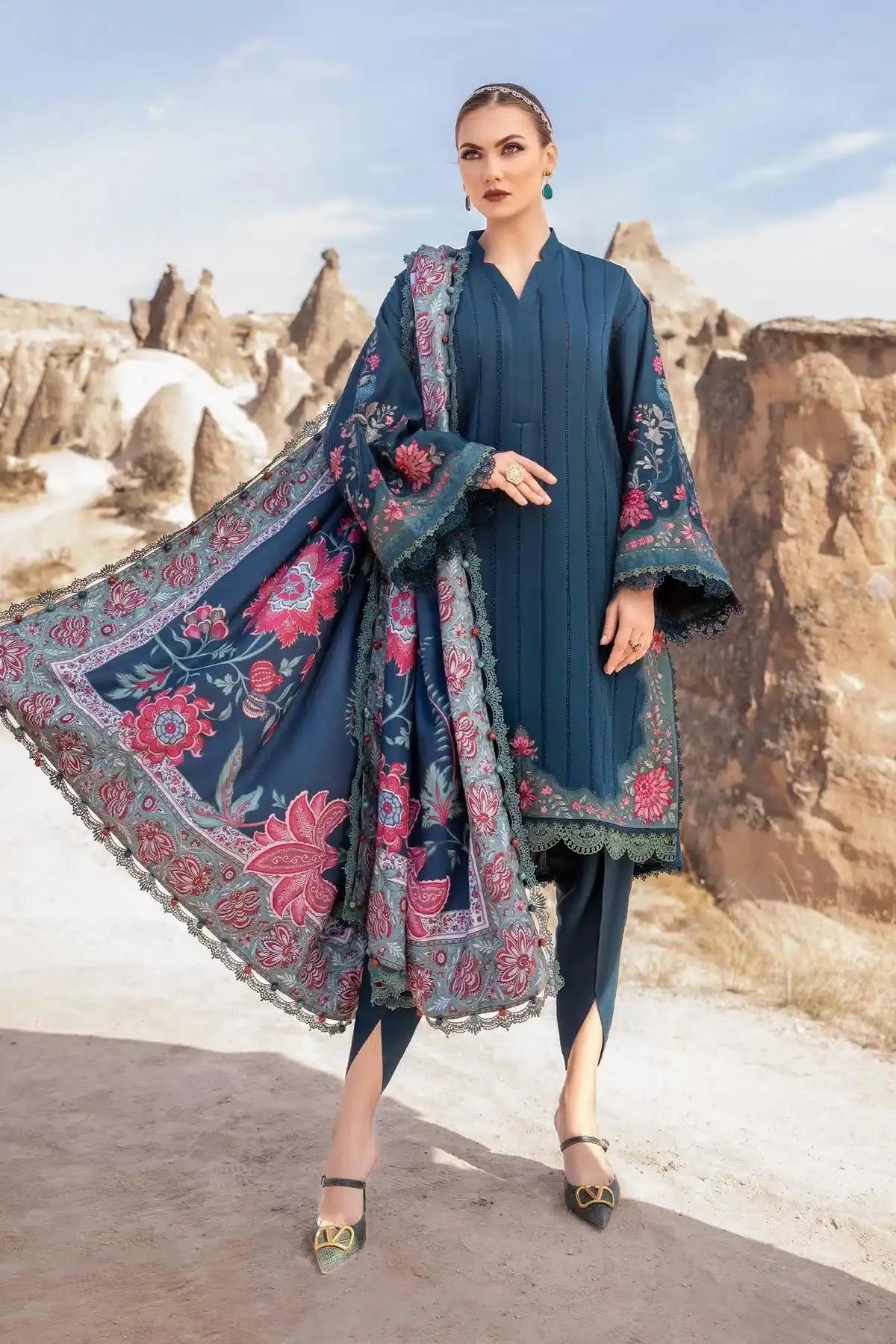 Maria B | M Prints Winter 23 | MPT-2005-B - Pakistani Designer Dress - by Maria B | Type: Luxury - 100% Original at Saira Sultan
