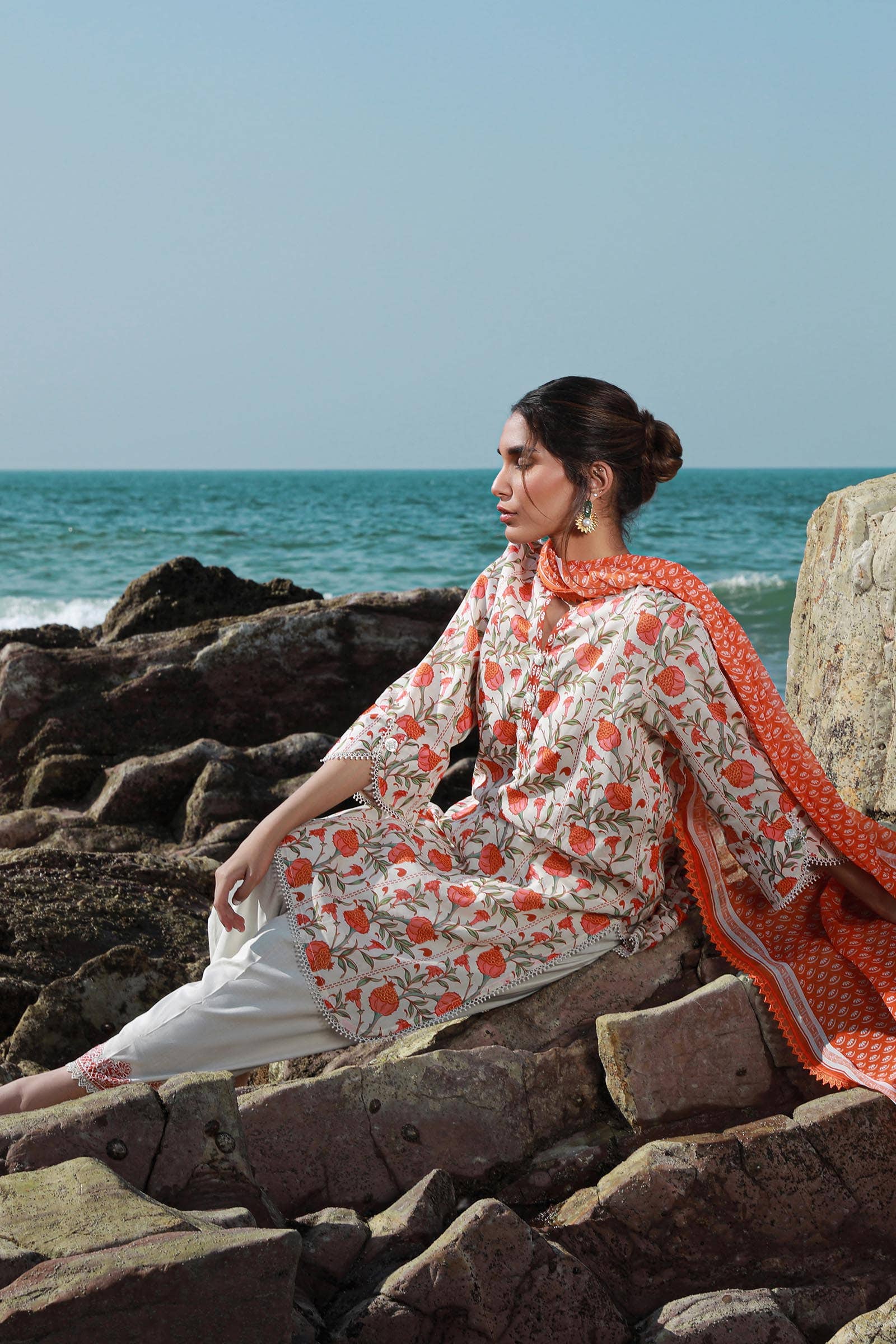 Sana Safinaz | Mahay Spring 24 | H241-002B-2BI - Pakistani Designer Dress - by Sana Safinaz | Type: Luxury - 100% Original at Saira Sultan