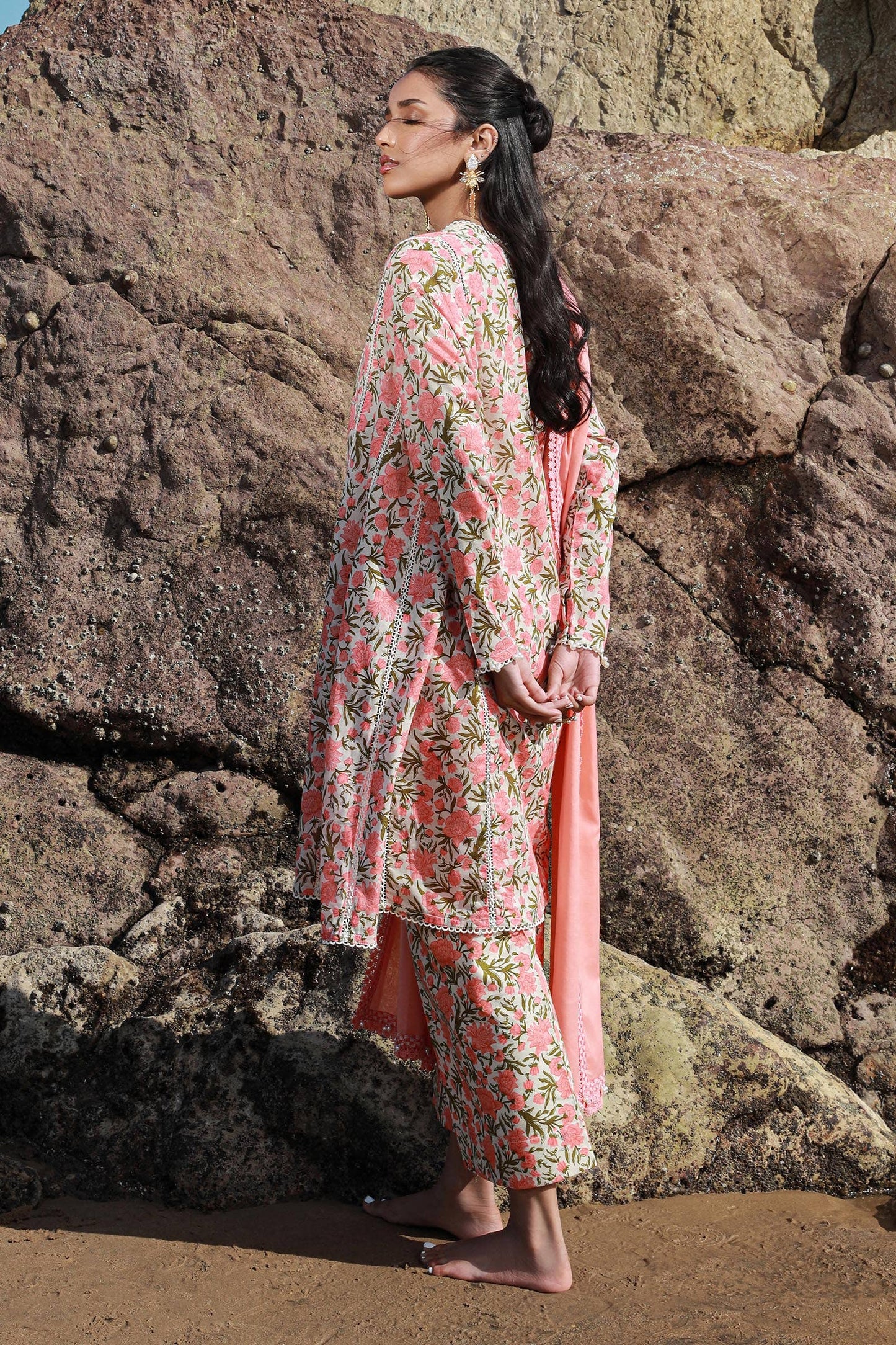 Sana Safinaz | Mahay Spring 24 | H241-004B-3CG - Pakistani Designer Dress - by Sana Safinaz | Type: Luxury - 100% Original at Saira Sultan