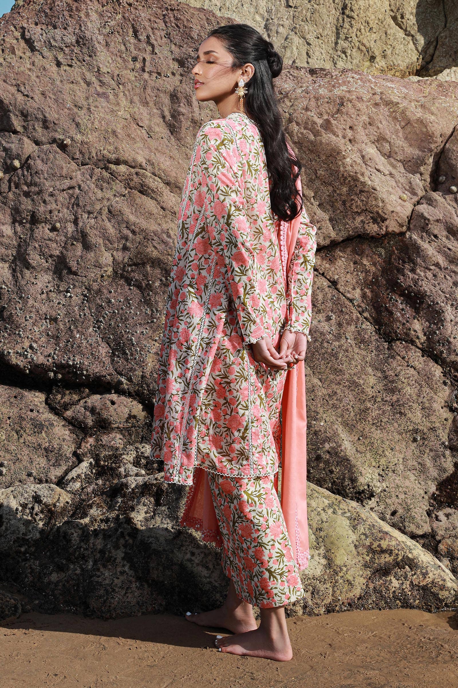 Sana Safinaz | Mahay Spring 24 | H241-004B-3CG - Pakistani Designer Dress - by Sana Safinaz | Type: Luxury - 100% Original at Saira Sultan