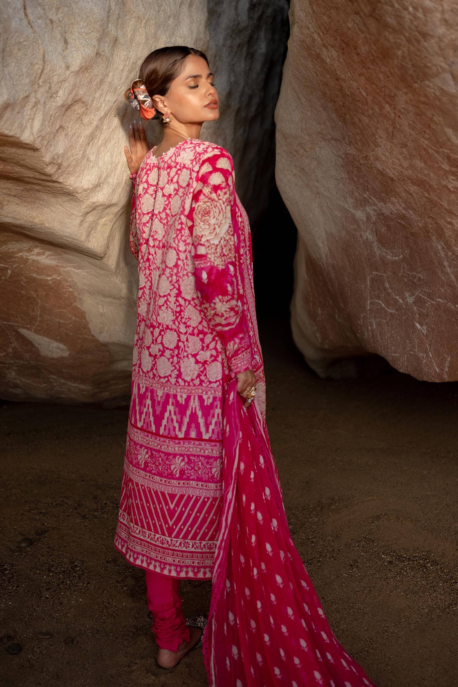 Sana Safinaz | Mahay Spring 24 | H241-005A-3CI - Pakistani Designer Dress - by Sana Safinaz | Type: Luxury - 100% Original at Saira Sultan