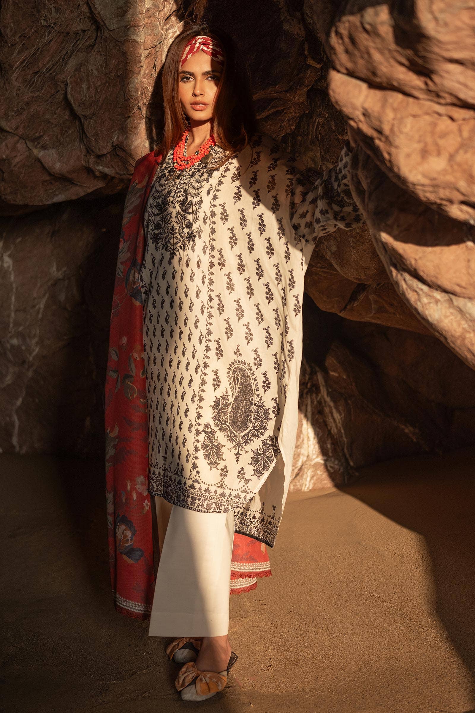 Sana Safinaz | Mahay Spring 24 | H241-006A-2BS - Pakistani Designer Dress - by Sana Safinaz | Type: Luxury - 100% Original at Saira Sultan