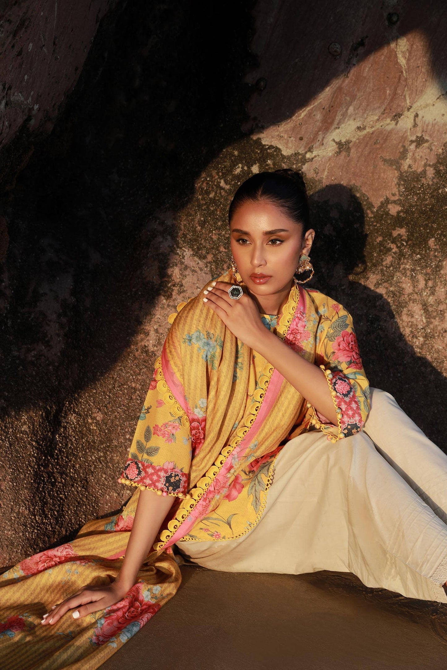Sana Safinaz | Mahay Spring 24 | H241-007B-2S - Pakistani Designer Dress - by Sana Safinaz | Type: Luxury - 100% Original at Saira Sultan