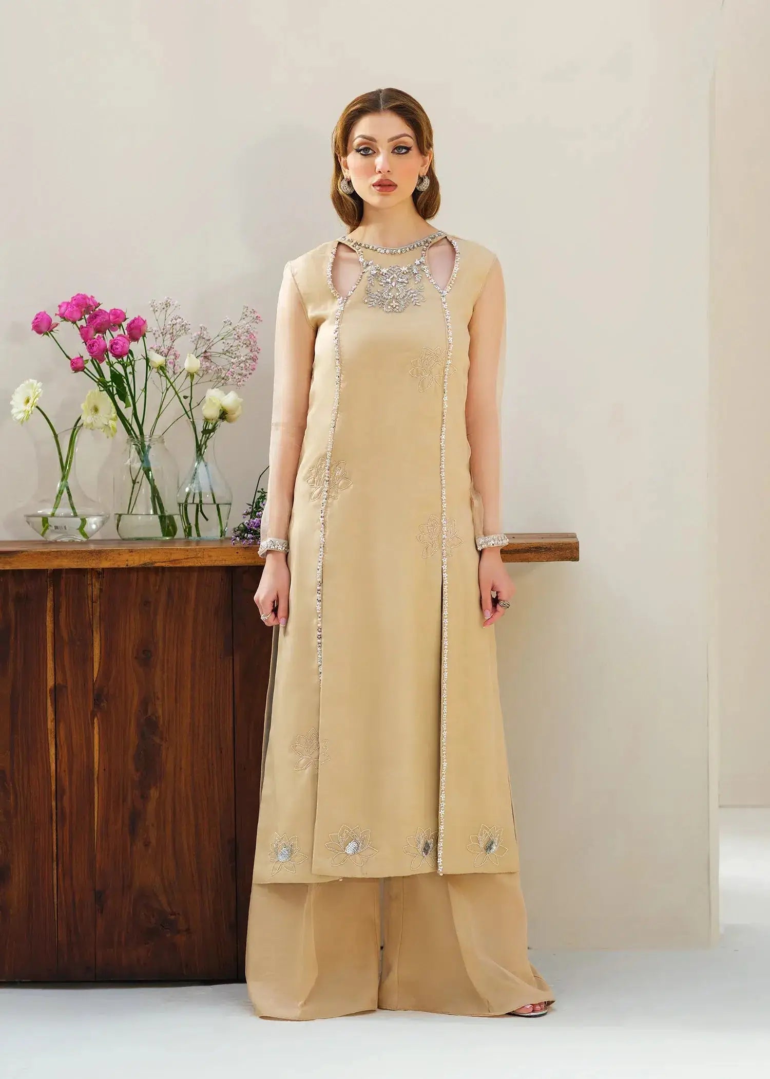Mahum Asad | Forever and Ever Formals | Glow - Pakistani Designer Dress - by Mahum Asad | Type: Formal - 100% Original at Saira Sultan