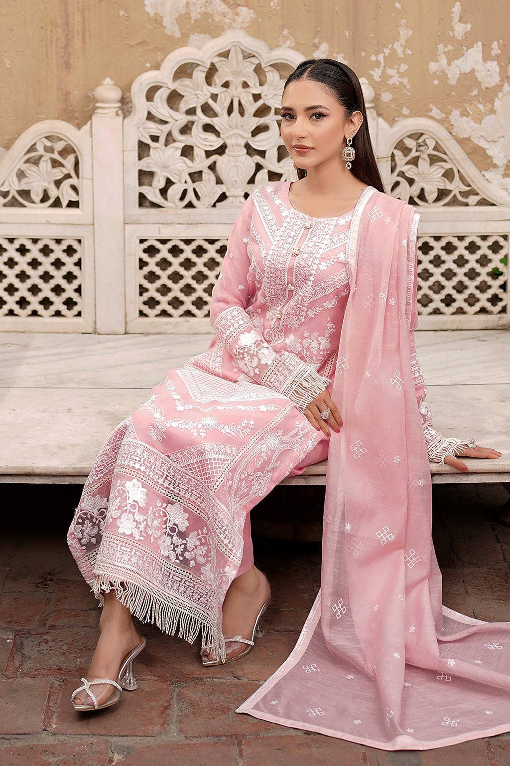 Maryams | Luxury Eid Pret | M-1101 - Pakistani Designer Dress - by Maryams | Type: Luxury - 100% Original at Saira Sultan