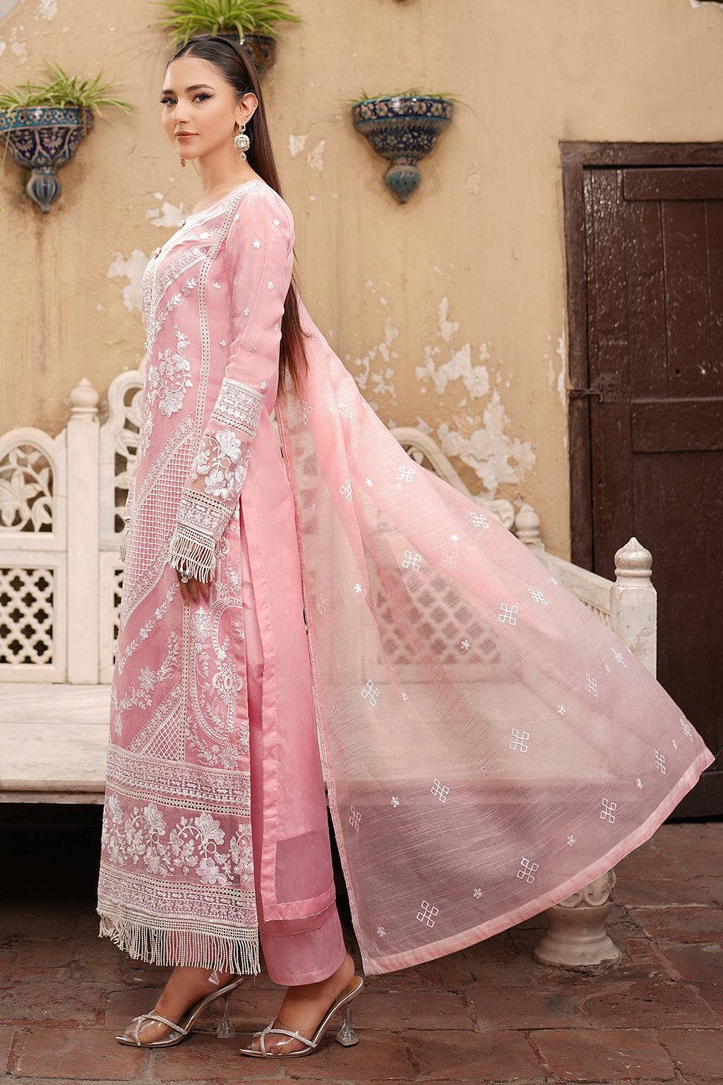 Maryams | Luxury Eid Pret | M-1101 - Pakistani Designer Dress - by Maryams | Type: Luxury - 100% Original at Saira Sultan