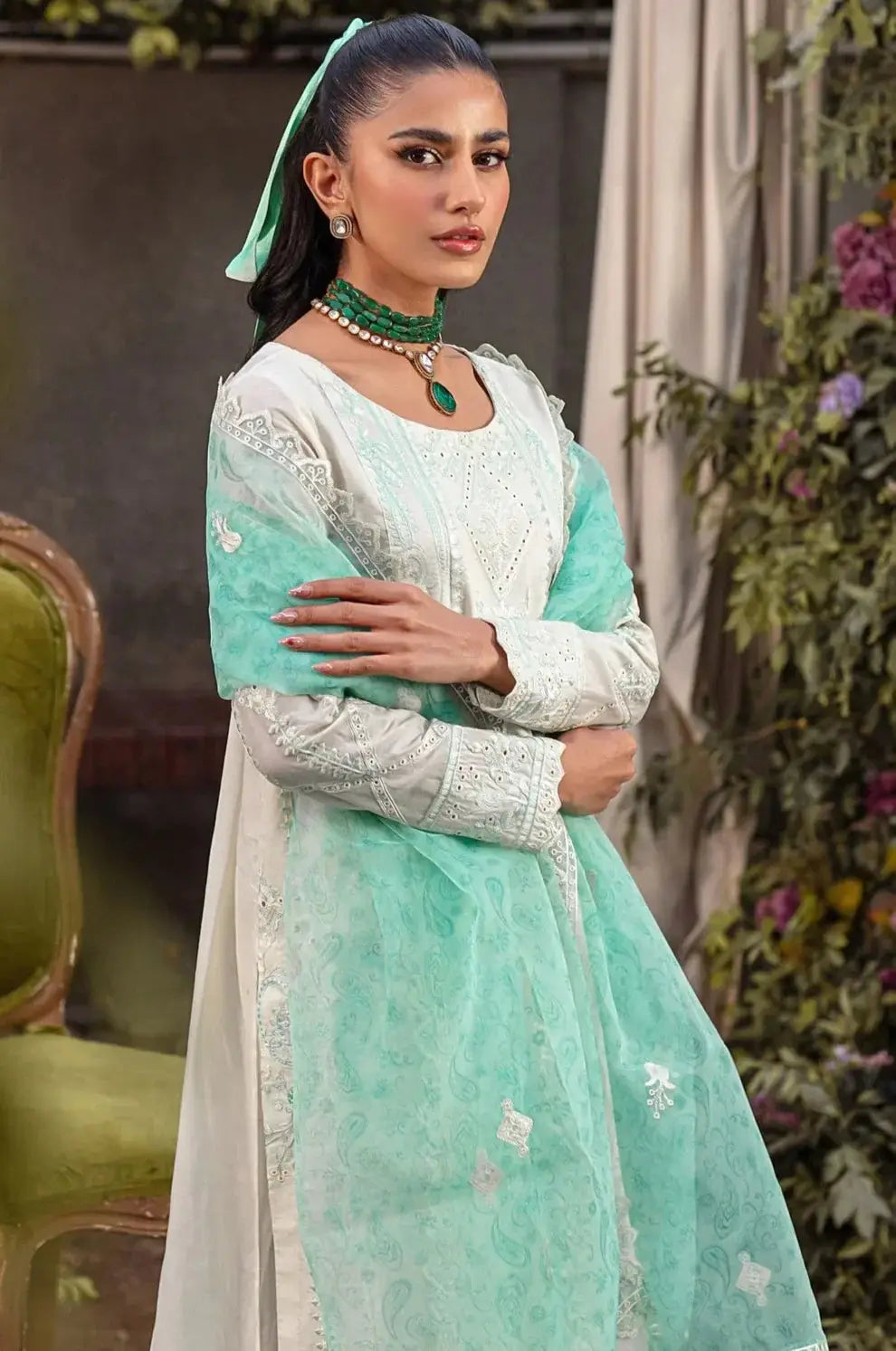 Mohagni | Muntazir Luxury Lawn 24 | CM-03 - Pakistani Designer Dress - by Mohagni | Type: Luxury - 100% Original at Saira Sultan