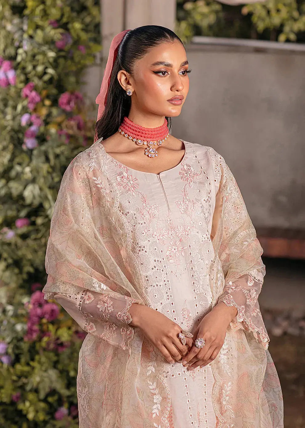 Mohagni | Muntazir Luxury Lawn 24 | CM-04 - Pakistani Designer Dress - by Mohagni | Type: Luxury - 100% Original at Saira Sultan