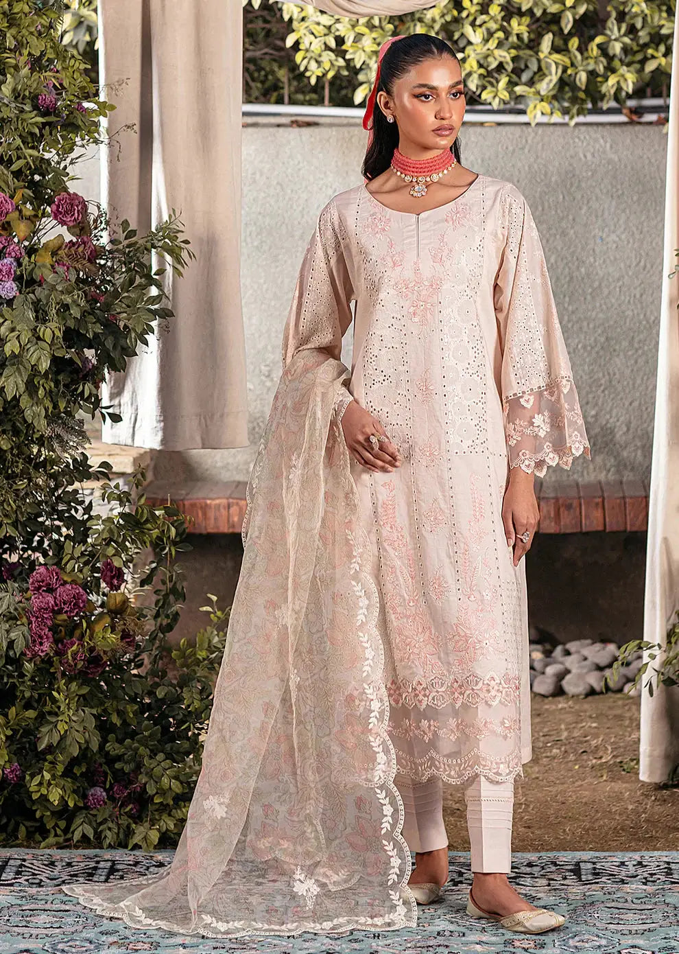 Mohagni | Muntazir Luxury Lawn 24 | CM-04 - Pakistani Designer Dress - by Mohagni | Type: Luxury - 100% Original at Saira Sultan