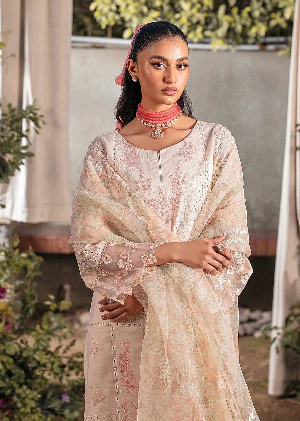 Mohagni | Muntazir Luxury Lawn 24 | CM-04 - Pakistani Designer Dress - by Mohagni | Type: Luxury - 100% Original at Saira Sultan