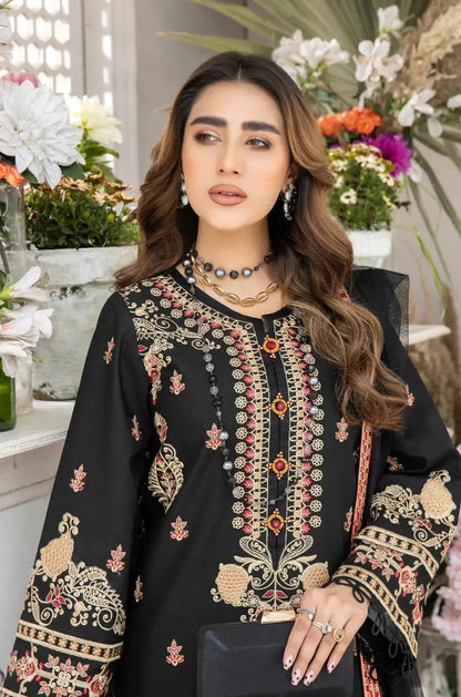 Mohagni | Muntazir Luxury Lawn 24 | AM-05 - Pakistani Designer Dress - by Mohagni | Type: Luxury - 100% Original at Saira Sultan