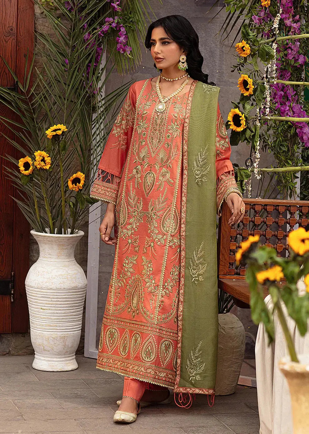 Mohagni | Muntazir Luxury Lawn 24 | CM-09 - Pakistani Designer Dress - by Mohagni | Type: Luxury - 100% Original at Saira Sultan