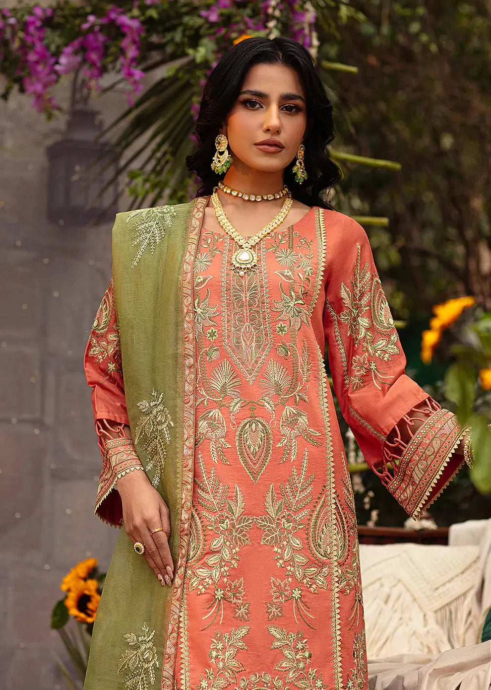 Mohagni | Muntazir Luxury Lawn 24 | CM-09 - Pakistani Designer Dress - by Mohagni | Type: Luxury - 100% Original at Saira Sultan