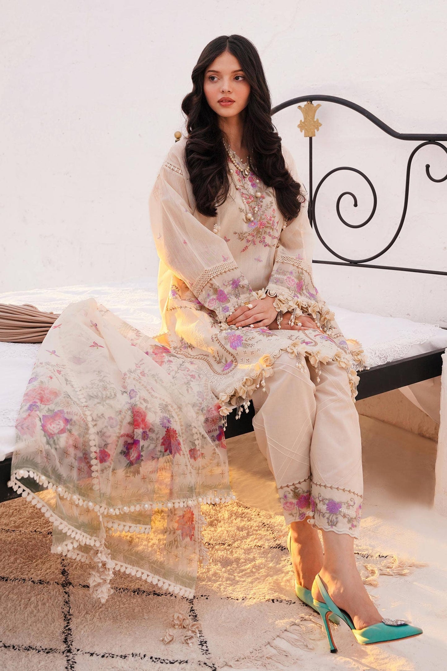 Sana Safinaz | Muzlin Spring 24 | M241-005A-CL - Pakistani Designer Dress - by Sana Safinaz | Type: Luxury - 100% Original at Saira Sultan