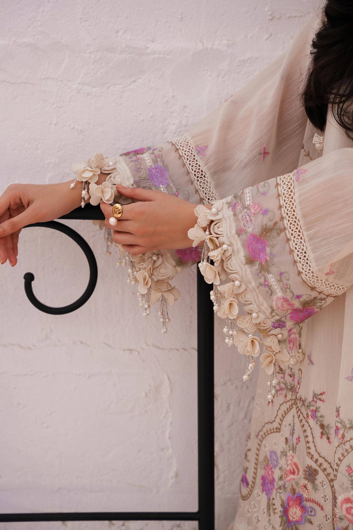 Sana Safinaz | Muzlin Spring 24 | M241-005A-CL - Pakistani Designer Dress - by Sana Safinaz | Type: Luxury - 100% Original at Saira Sultan